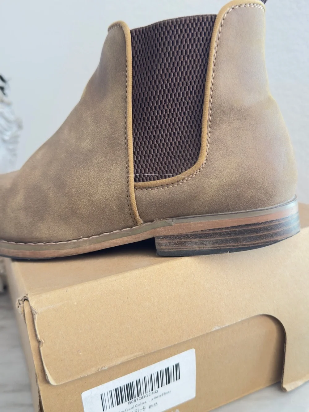 Men's Chukka Boots in Light Brown Suede-Style with Elastic Sides